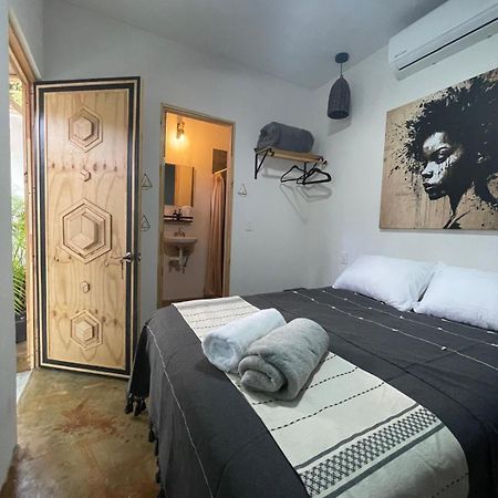 Akoma San Pancho San Francisco  Room photo