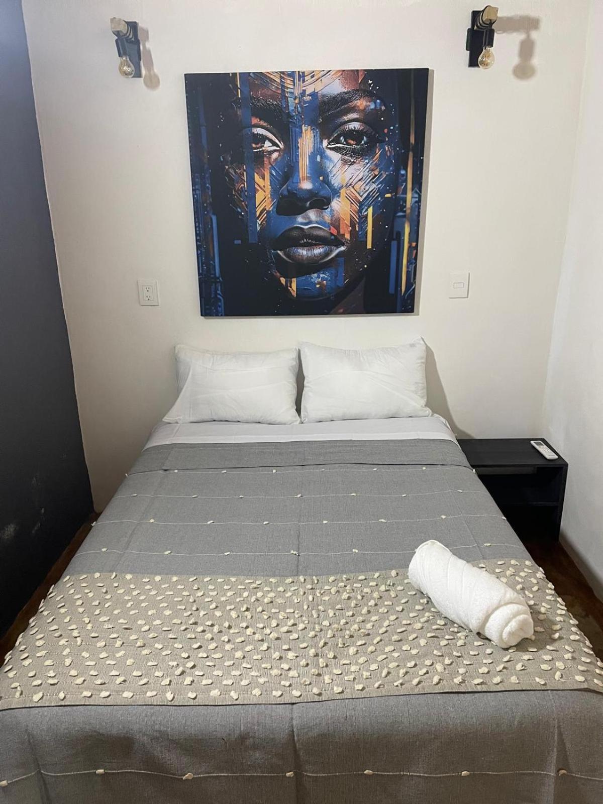 Akoma San Pancho San Francisco  Room photo