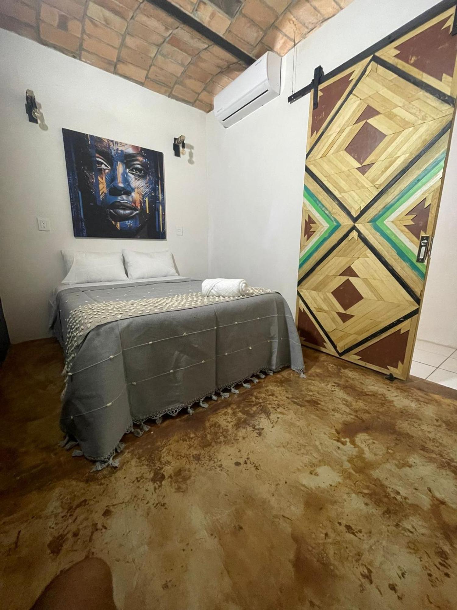 Akoma San Pancho San Francisco  Room photo