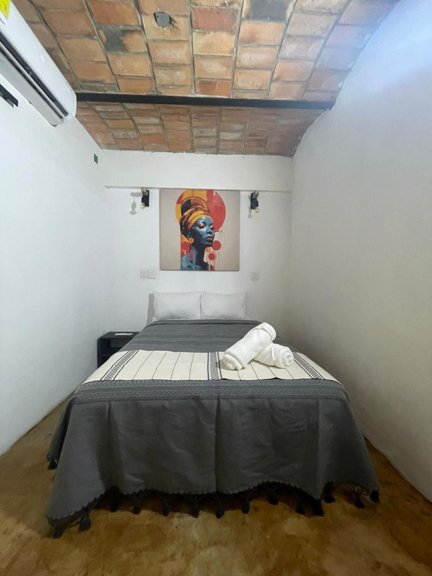 Akoma San Pancho San Francisco  Room photo