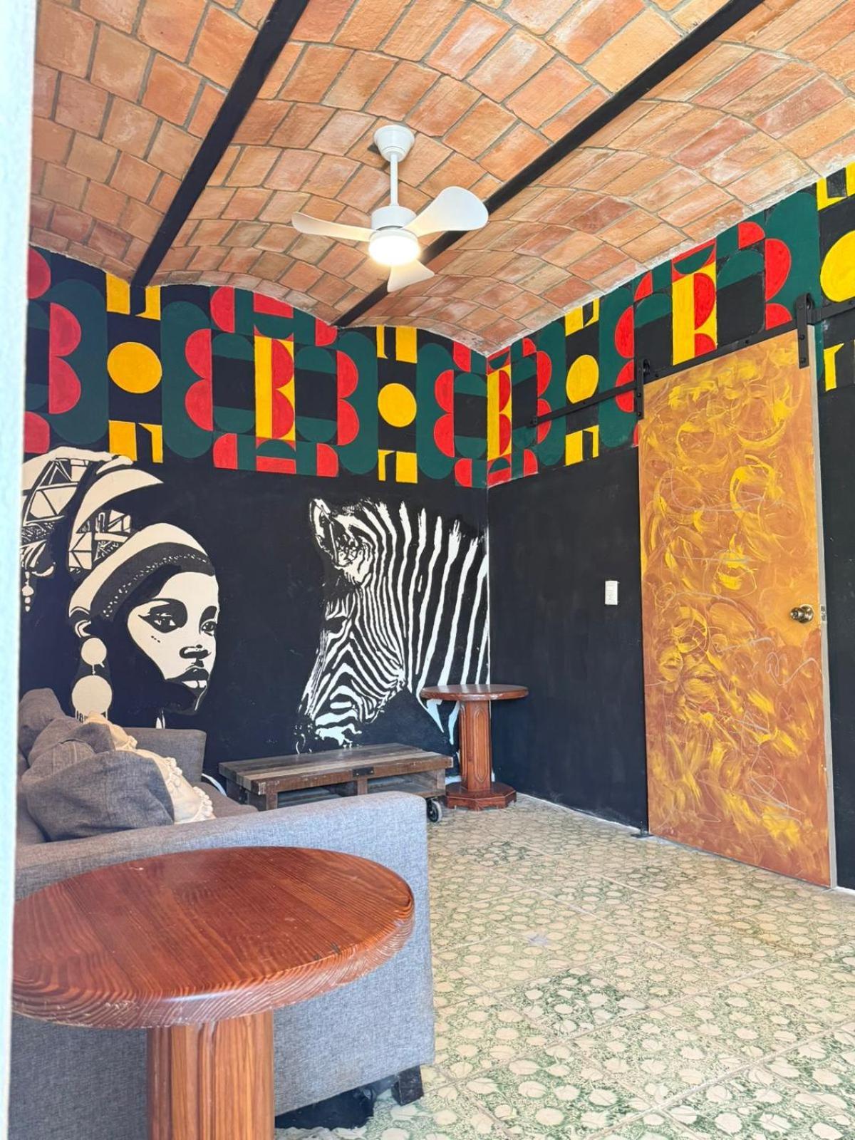 Akoma San Pancho San Francisco  Room photo