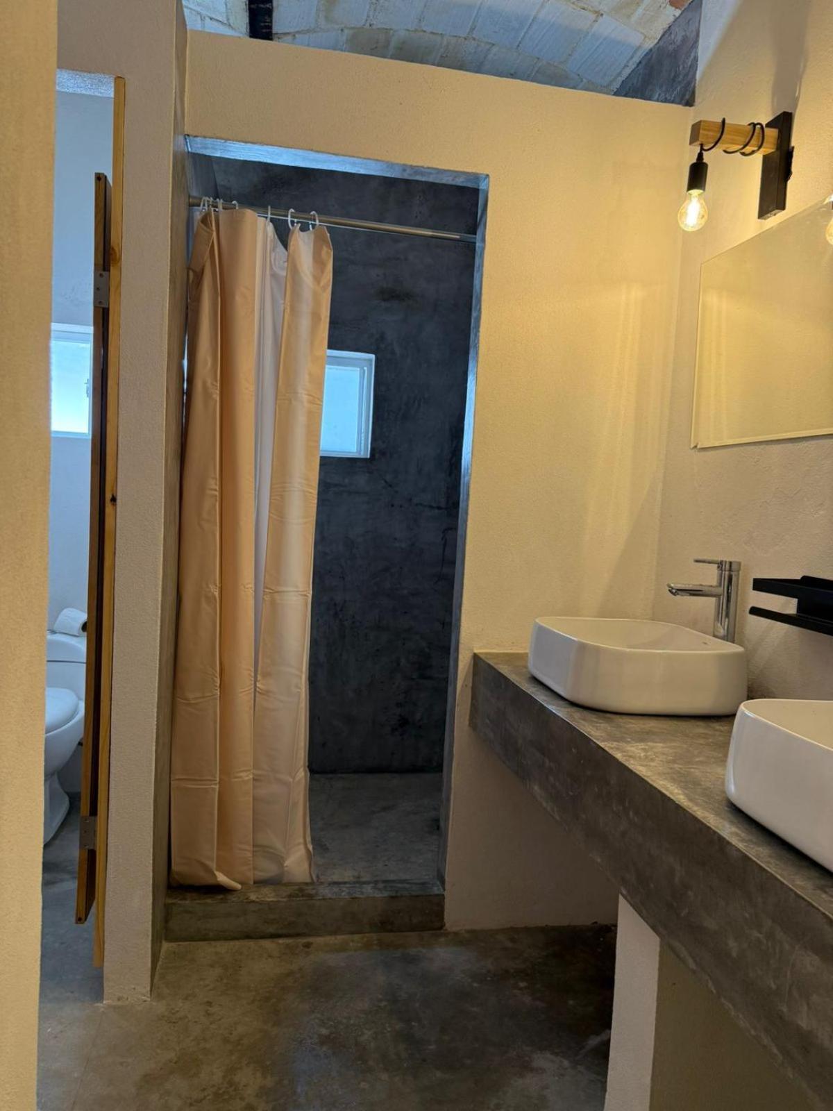 Akoma San Pancho San Francisco  Room photo